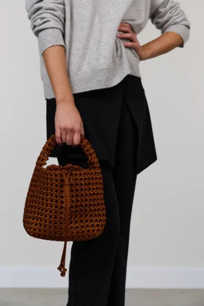 Marrea | Tas | Basket Open Weave / Affogato Satin