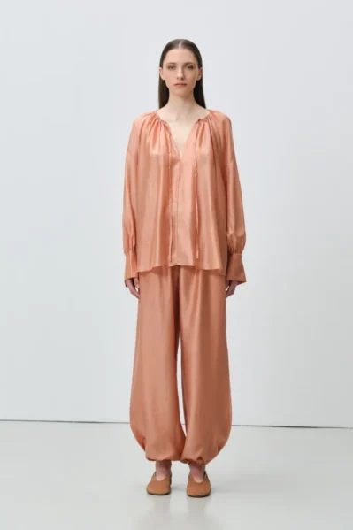 Devotion | Blouse | Satin / Powder